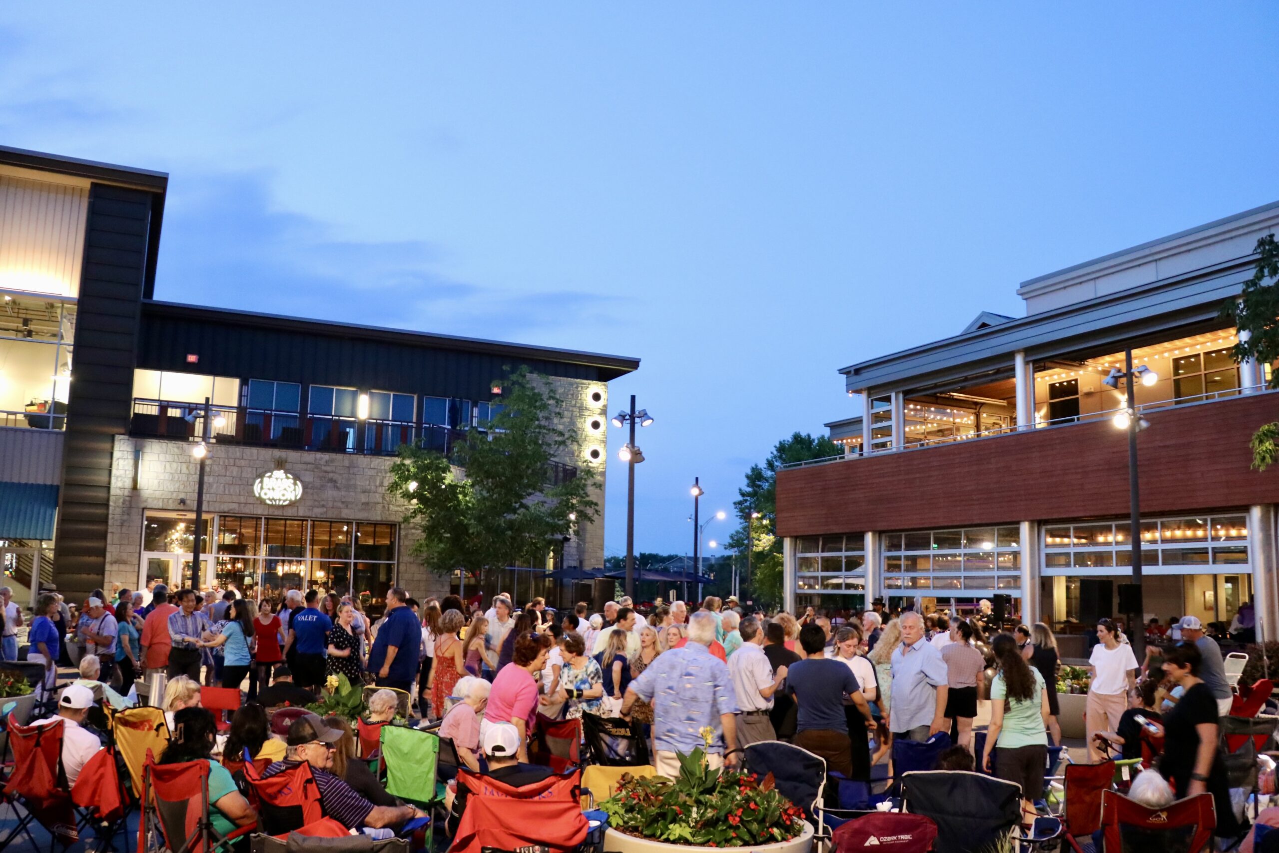 Overland Park's Best-Kept Secret: Free Truck Parking!